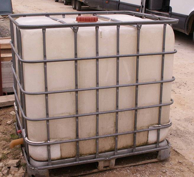 Bac à eau de pluie à poser de 1000 litres